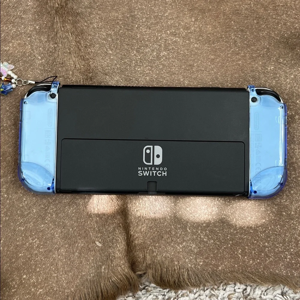 Nintendo Switch OLED 7